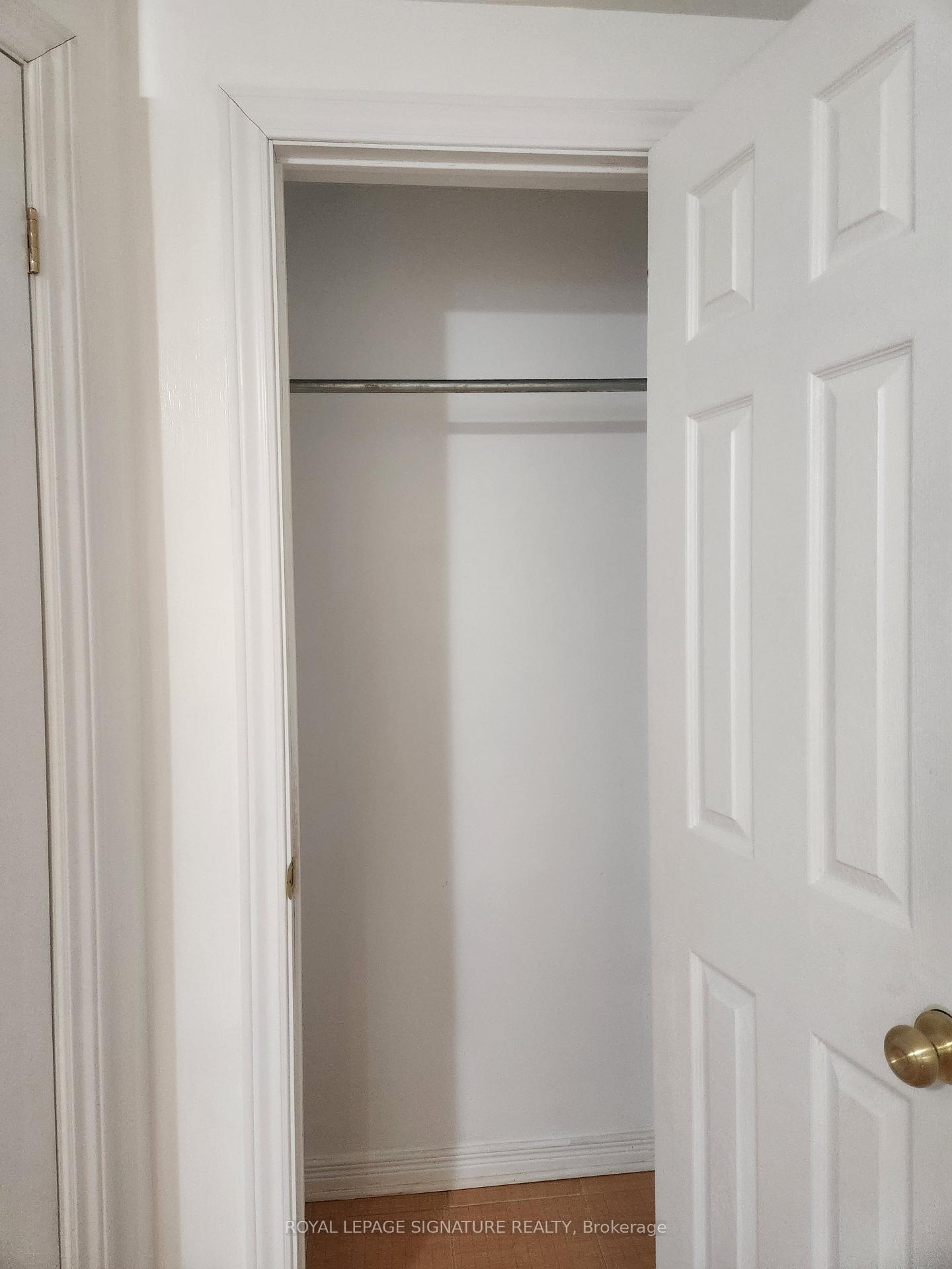 Photo 4 of Unit Basement, 2814 Windjammer Road, Mississauga, Erin Mills — HOMEH