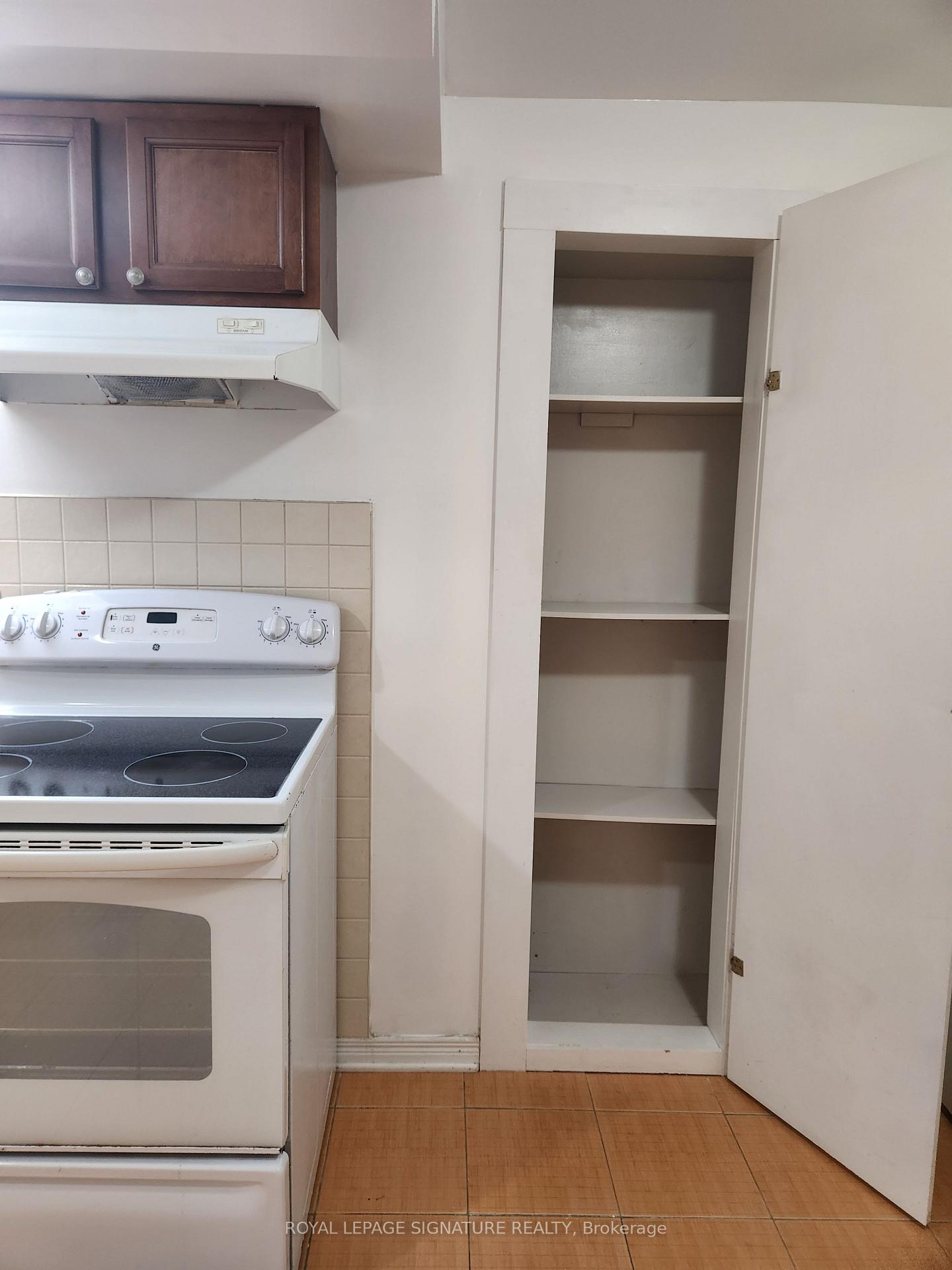 Photo 9 of Unit Basement, 2814 Windjammer Road, Mississauga, Erin Mills — HOMEH