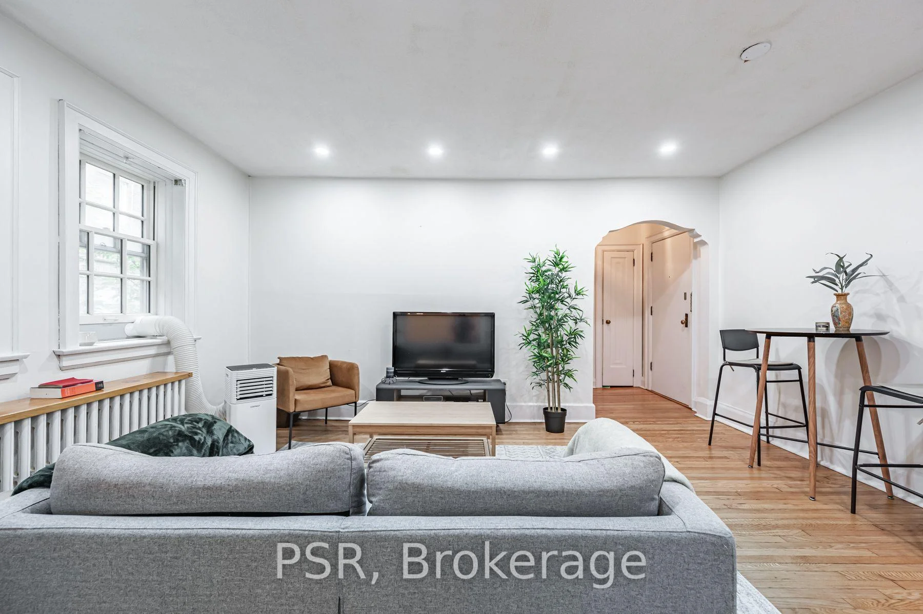 Photo 5 of Unit 108, 480 Oriole Parkway, Toronto, Yonge-Eglinton — HOMEH
