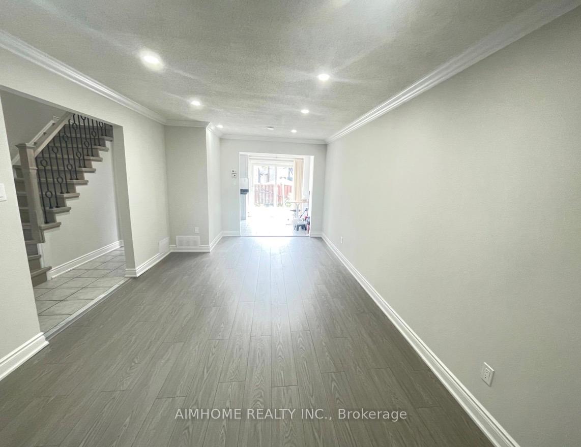 Photo 5 of 21 Maitland Drive S, Markham, Milliken Mills West — HOMEH