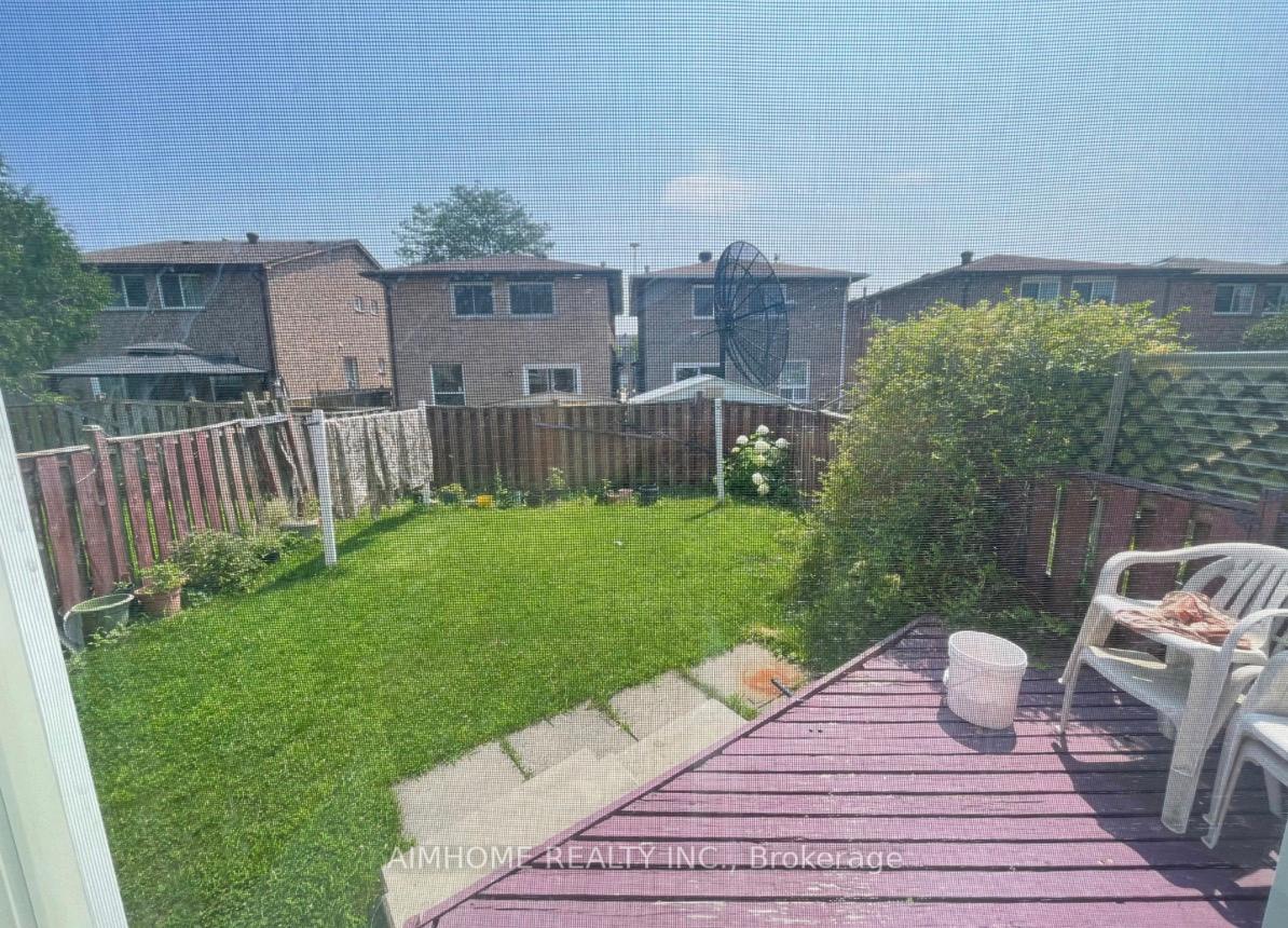 Photo 8 of 21 Maitland Drive S, Markham, Milliken Mills West — HOMEH