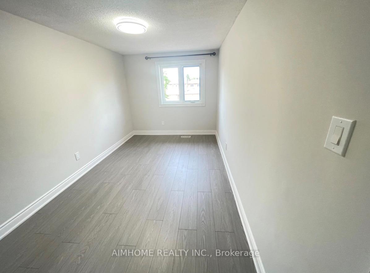 Photo 11 of 21 Maitland Drive S, Markham, Milliken Mills West — HOMEH