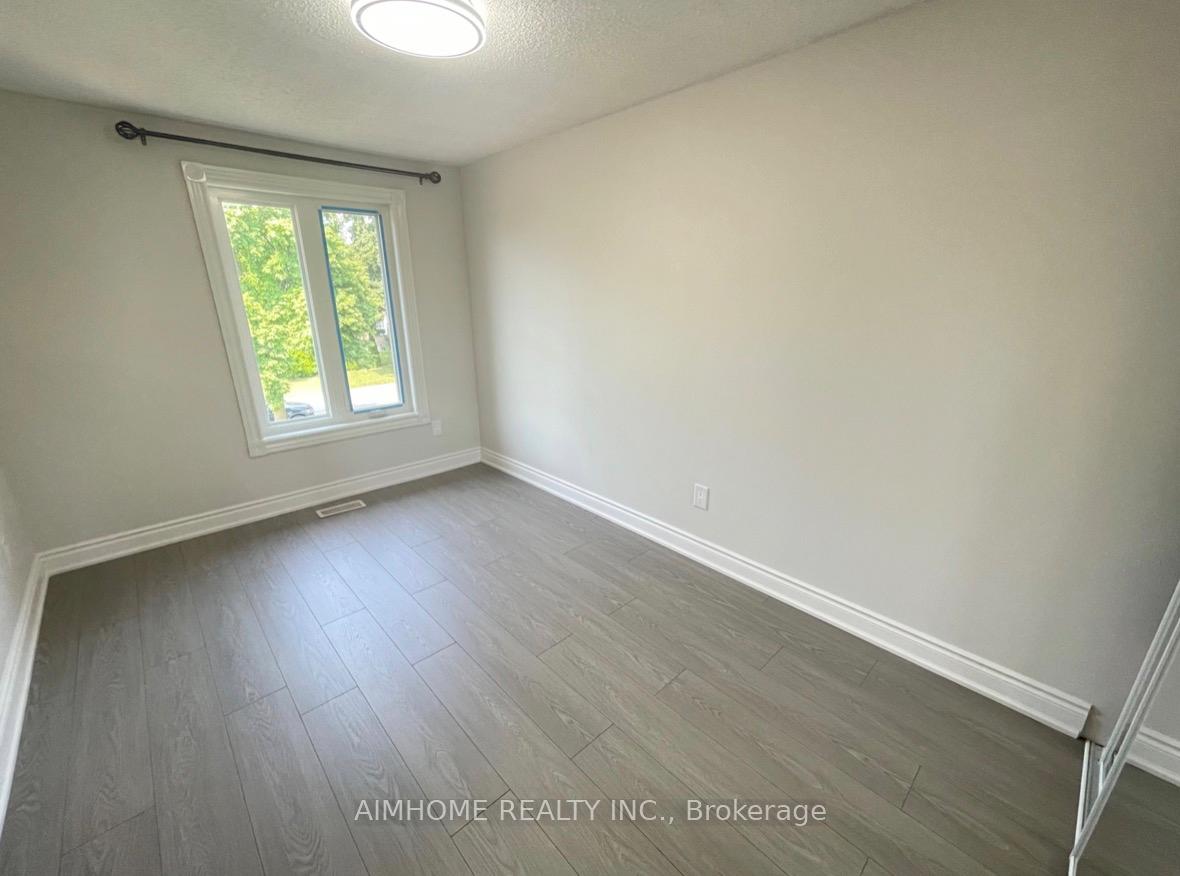 Photo 12 of 21 Maitland Drive S, Markham, Milliken Mills West — HOMEH