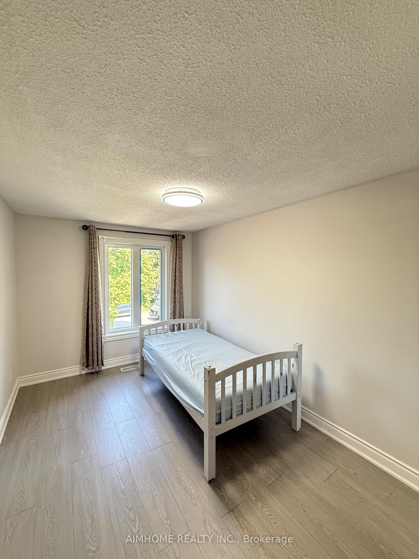 Photo 13 of 21 Maitland Drive S, Markham, Milliken Mills West — HOMEH