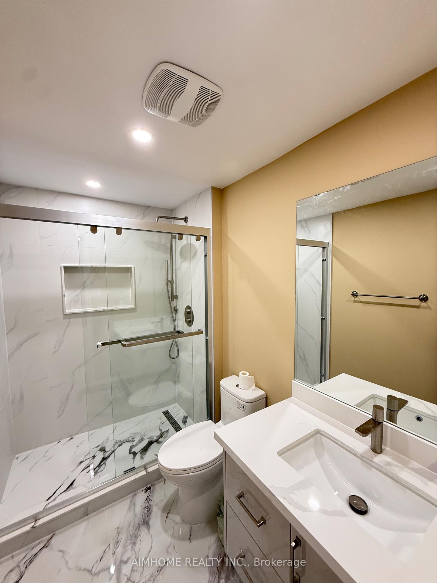 Photo 14 of 21 Maitland Drive S, Markham, Milliken Mills West — HOMEH