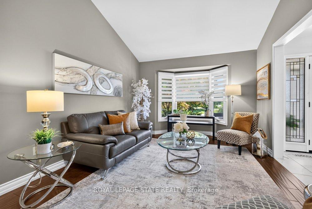 Photo 5 of 5140 Crimson King Way, Lincoln, Beamsville — HOMEH