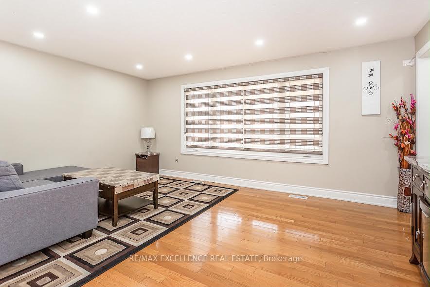 Photo 7 of 7208 Hermitage Road, Mississauga, Malton — HOMEH