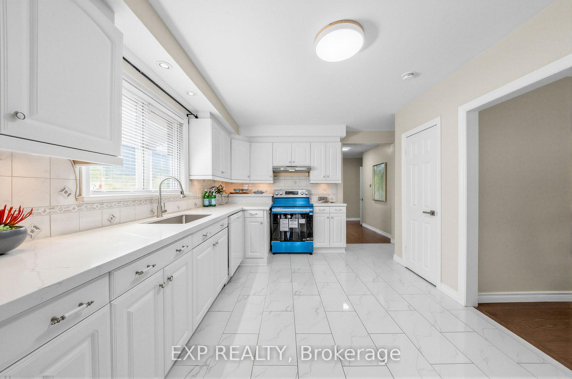 Photo 16 of 177 Overbrook Place, North York, Bathurst Manor — HOMEH