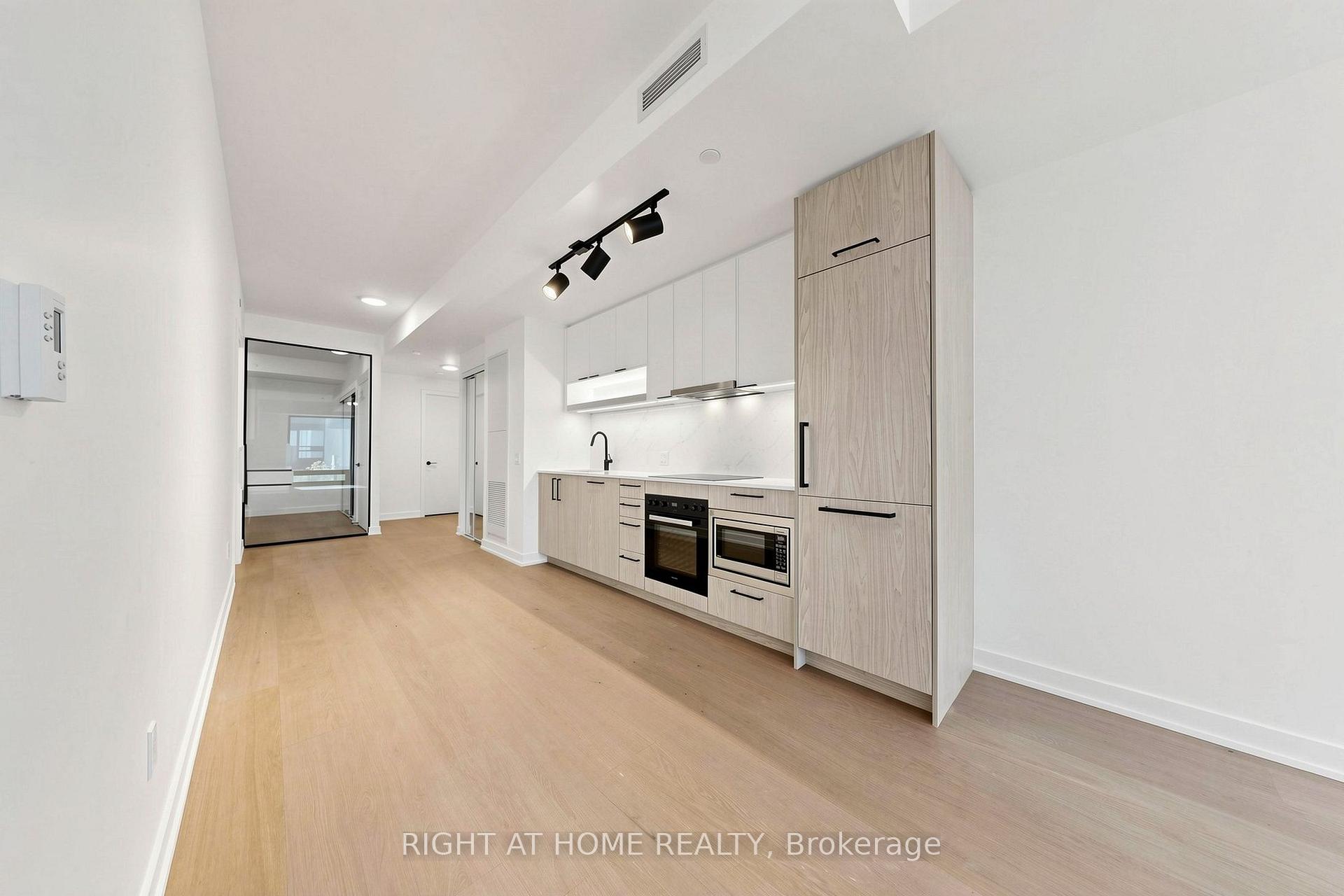Photo 4 of Unit 536, 91 Montclair Avenue, Toronto, Forest Hill South — HOMEH