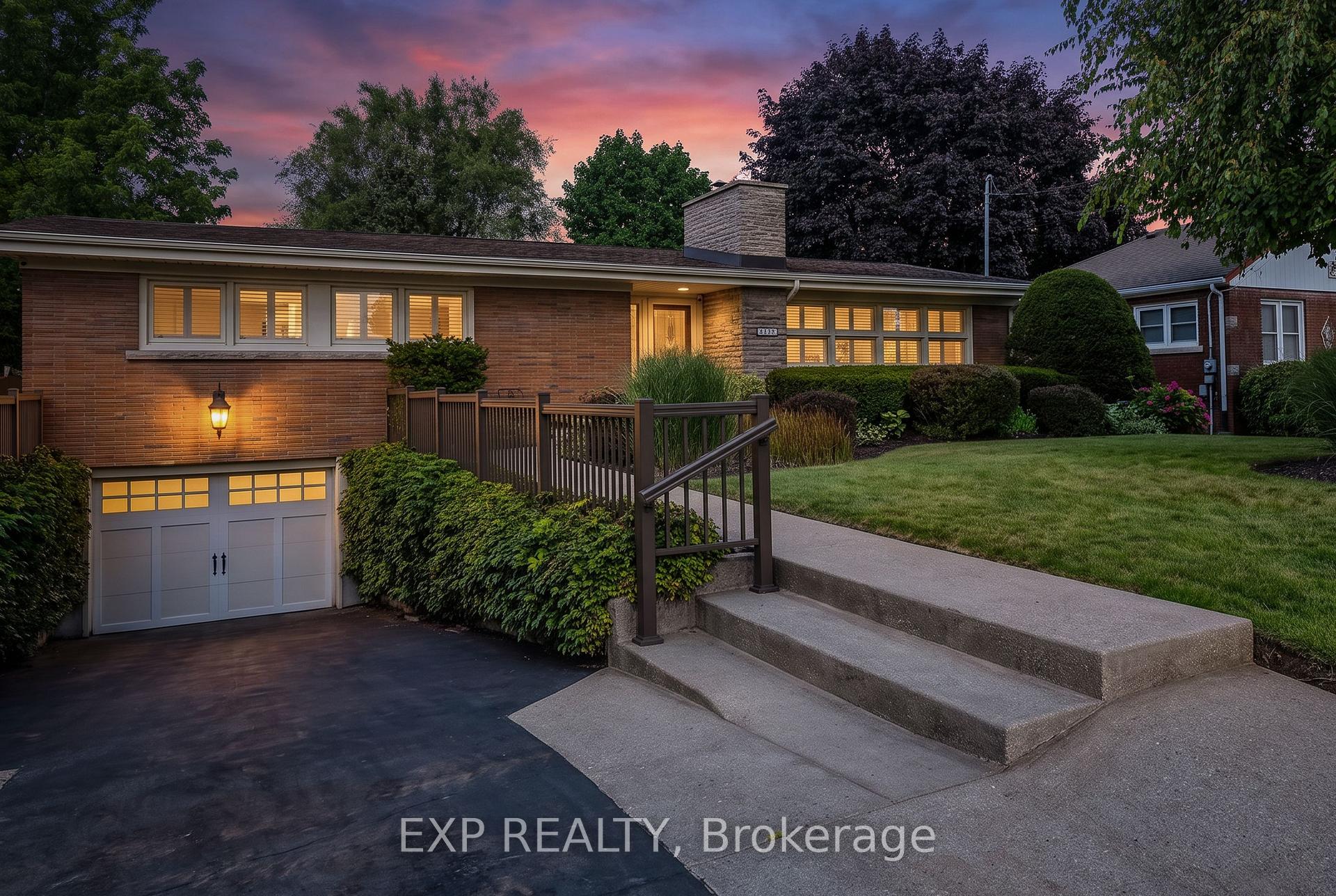 Photo 1 of 3279 Saint Patrick Avenue, Niagara Falls, Stamford — HOMEH