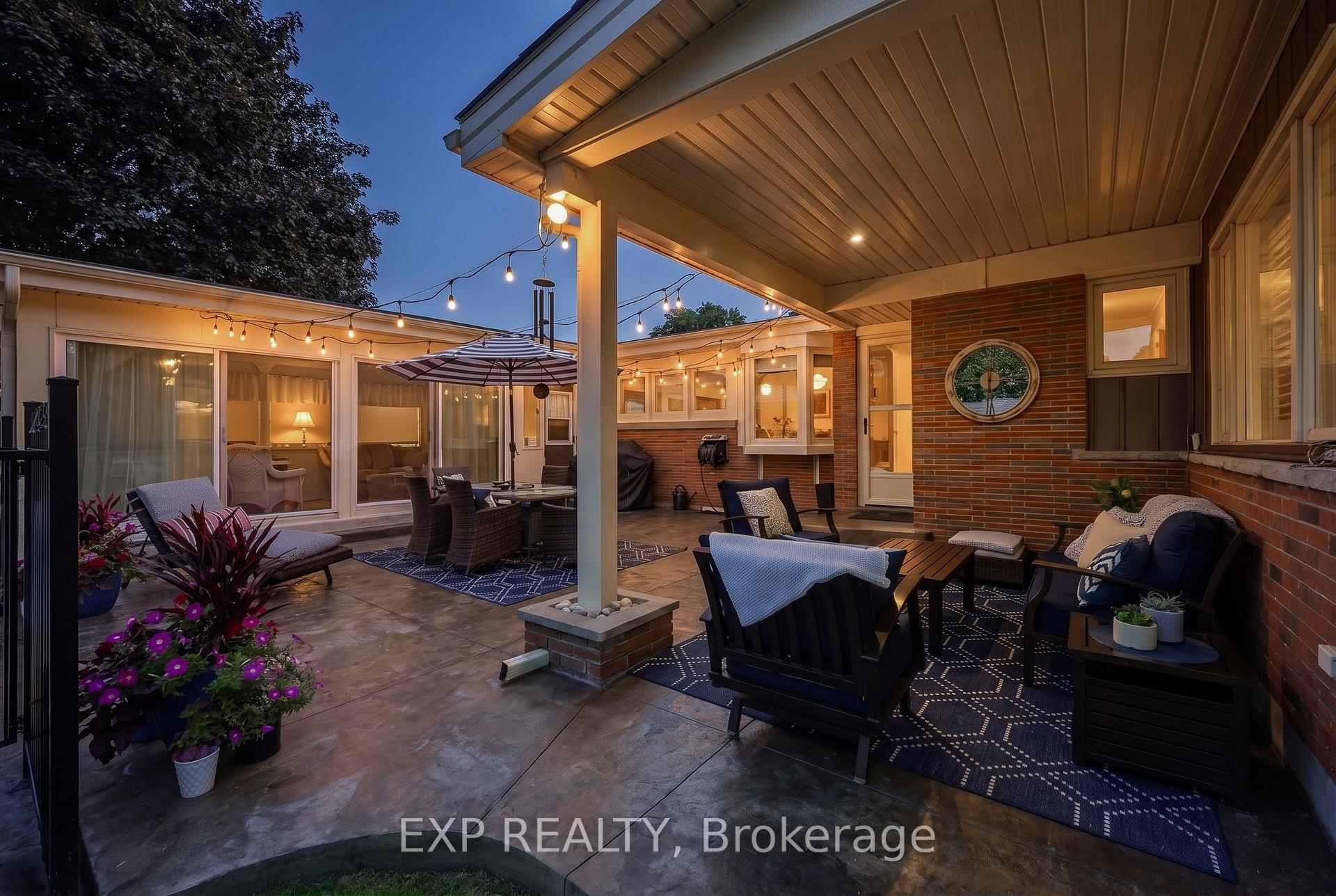 Photo 6 of 3279 Saint Patrick Avenue, Niagara Falls, Stamford — HOMEH