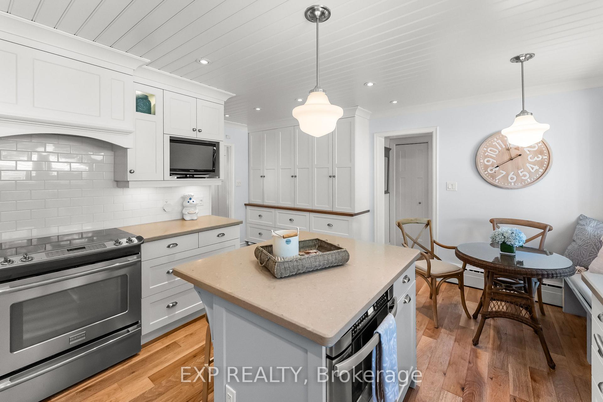 Photo 25 of 3279 Saint Patrick Avenue, Niagara Falls, Stamford — HOMEH