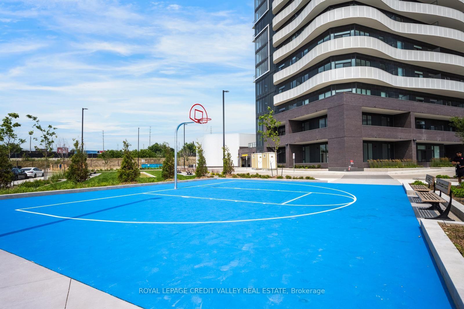 Photo 3 of 6 Flavelle Trail, Vaughan, Steeles West Industrial — HOMEH