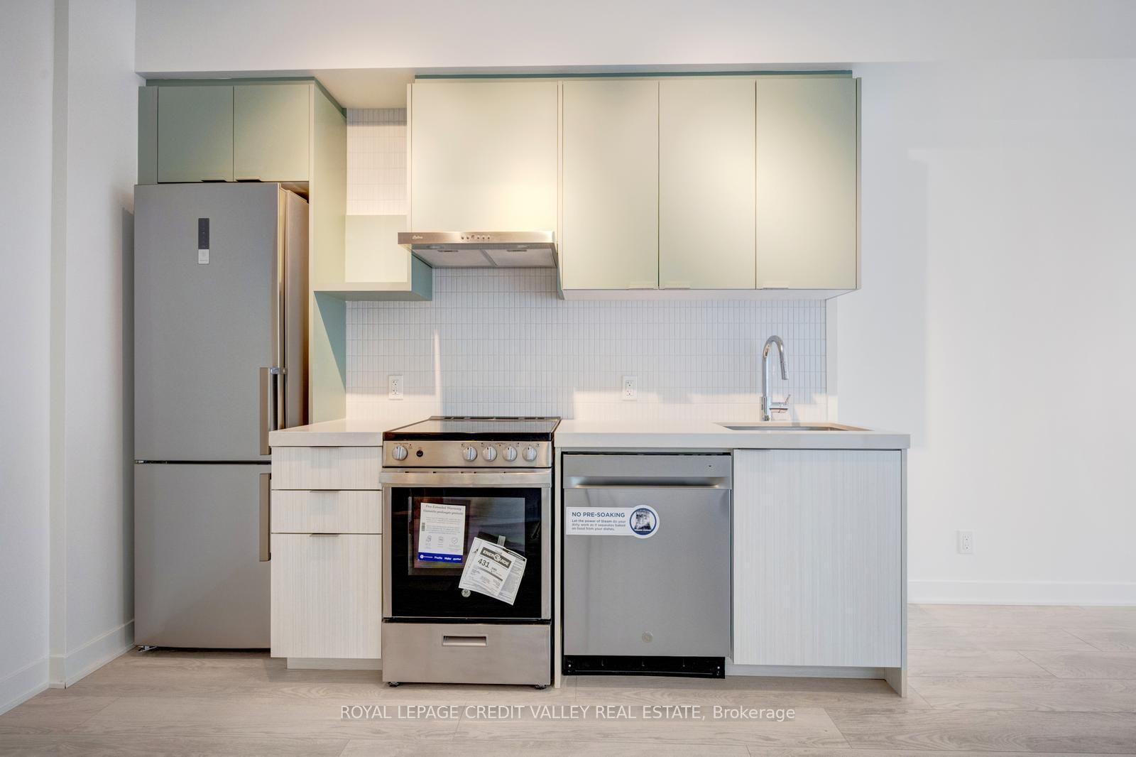 Photo 14 of 6 Flavelle Trail, Vaughan, Steeles West Industrial — HOMEH