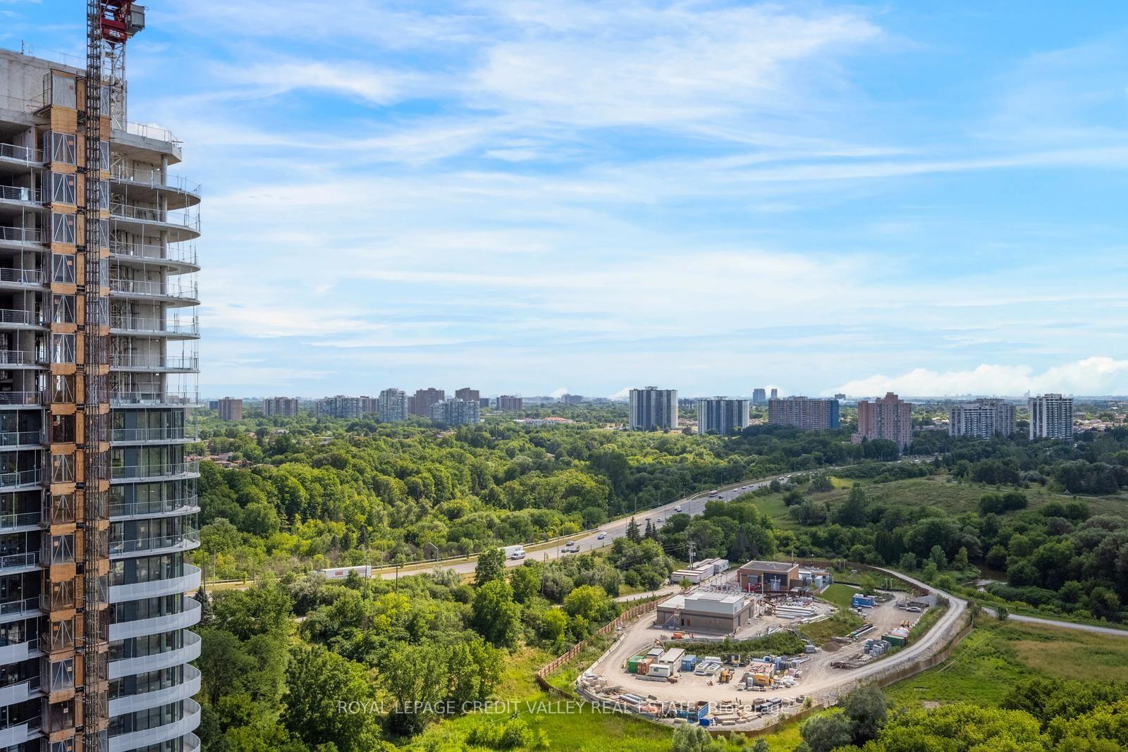 Photo 23 of 6 Flavelle Trail, Vaughan, Steeles West Industrial — HOMEH