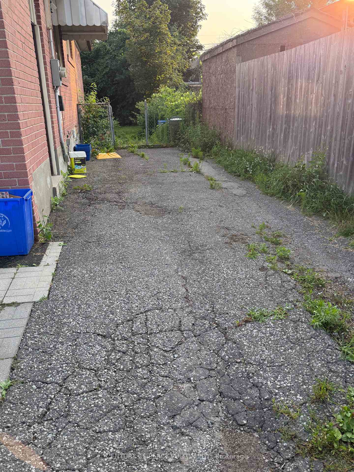 Photo 7 of Unit Unit 1, 220 Rosedale Drive, Whitby, Downtown Whitby — HOMEH