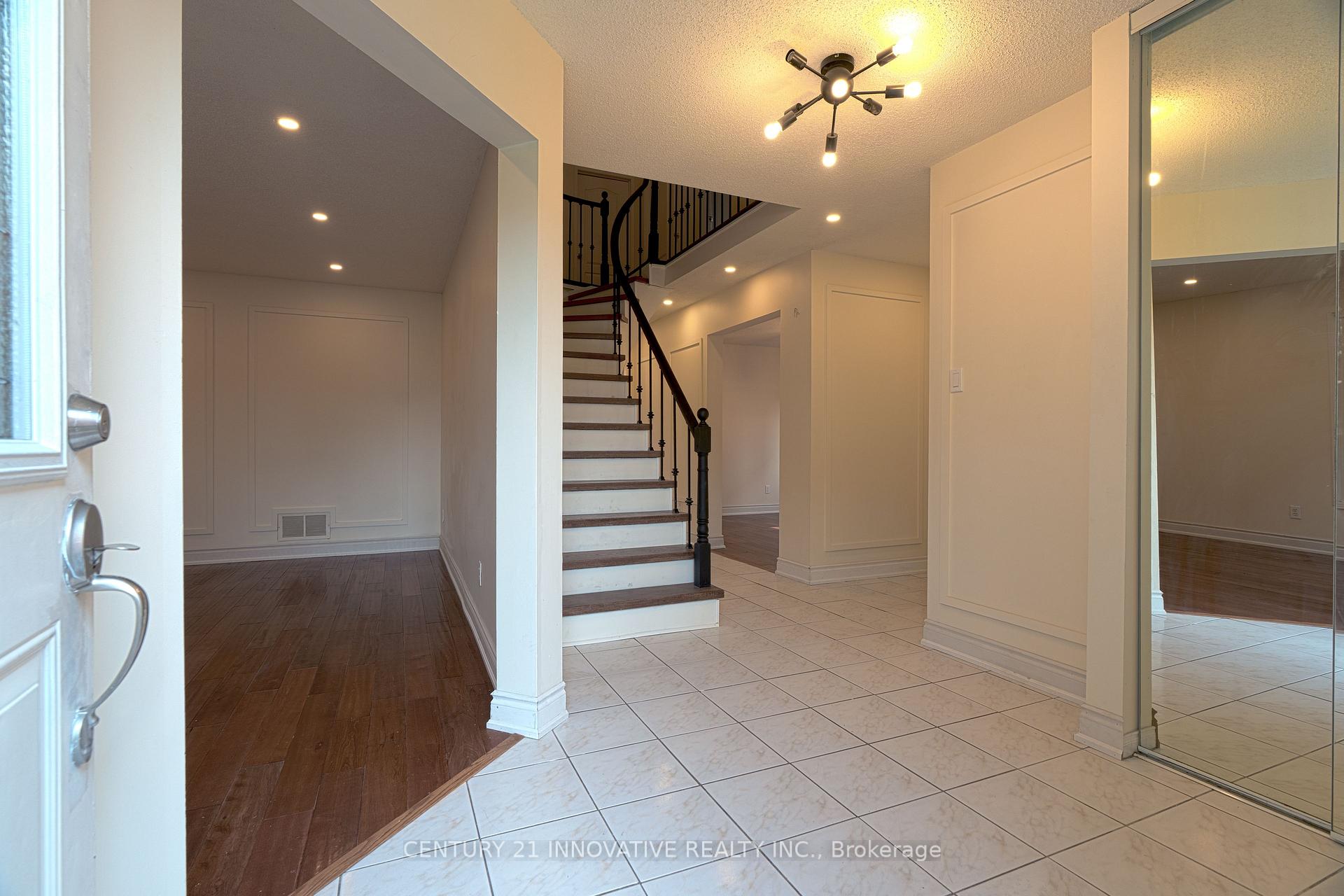 Photo 6 of 35 Magill Drive, Ajax, Central — HOMEH