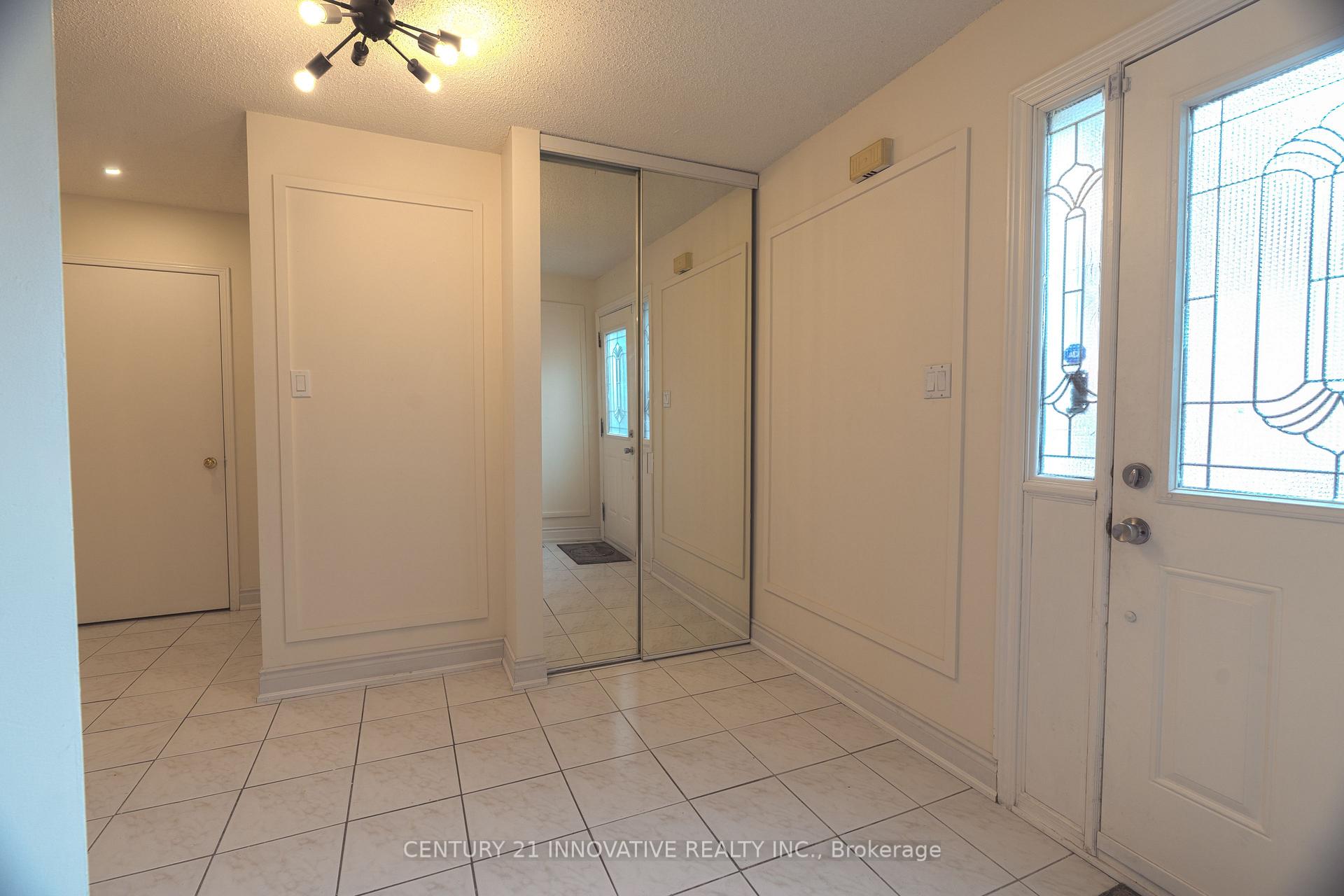Photo 14 of 35 Magill Drive, Ajax, Central — HOMEH