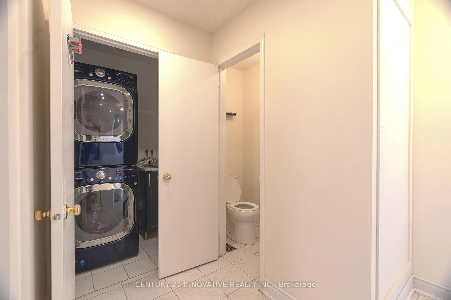 Photo 19 of 35 Magill Drive, Ajax, Central — HOMEH