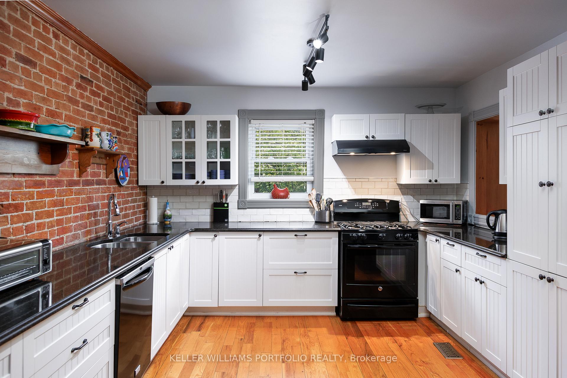 Photo 10 of 191 Stuart Street, Cobourg — HOMEH