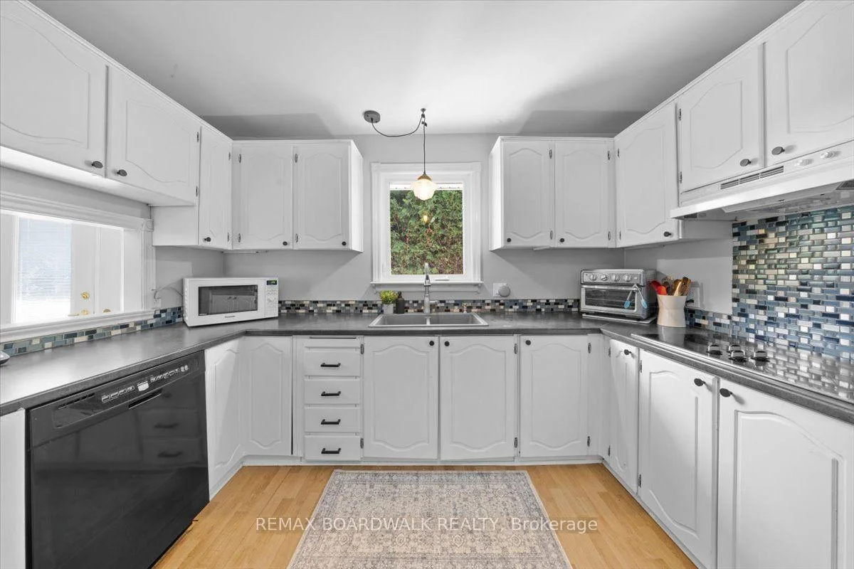 Photo 22 of 201 Linda Loop, Ottawa, Kinburn — HOMEH