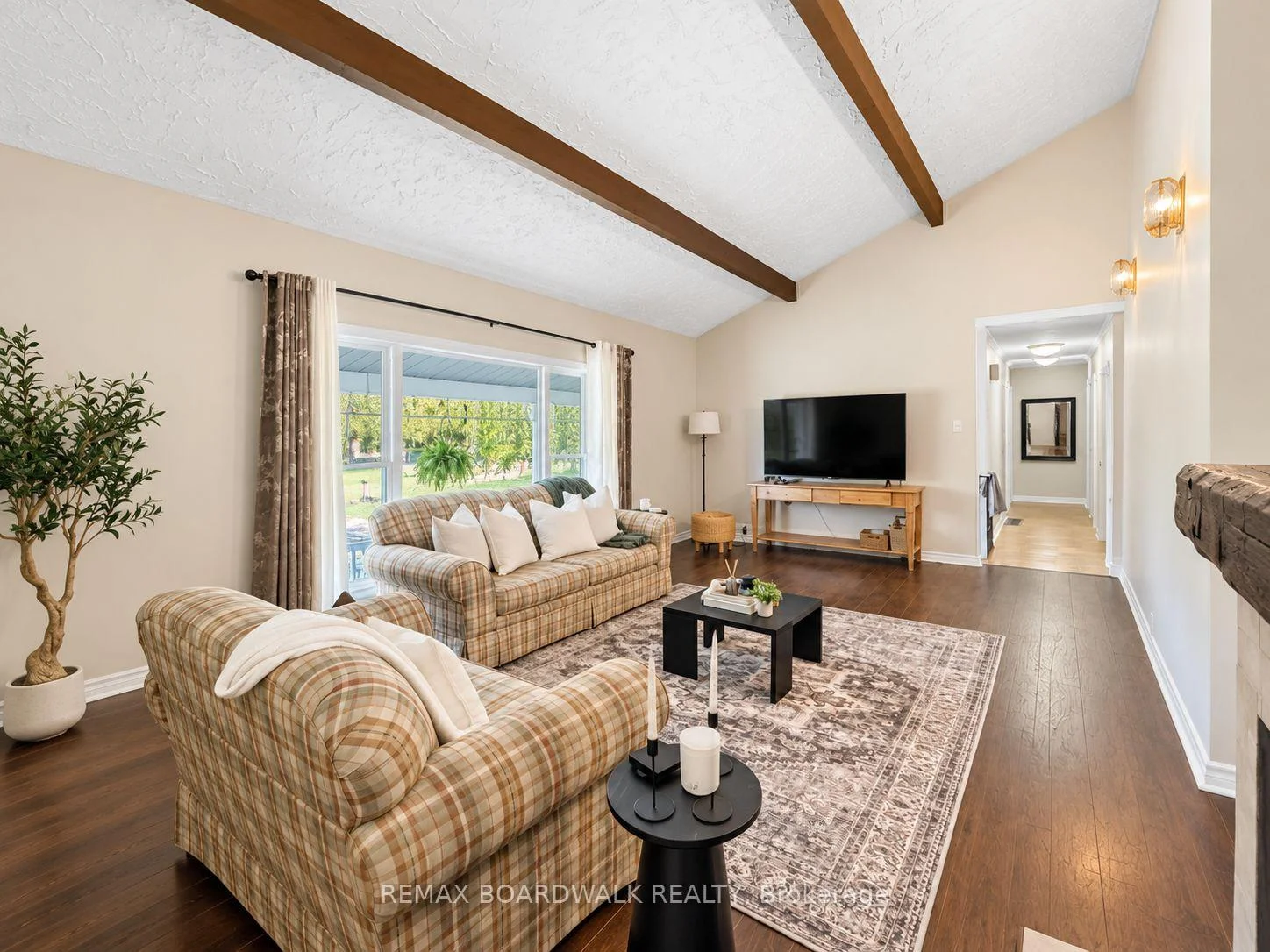 Photo 13 of 201 Linda Loop, Ottawa, Kinburn — HOMEH