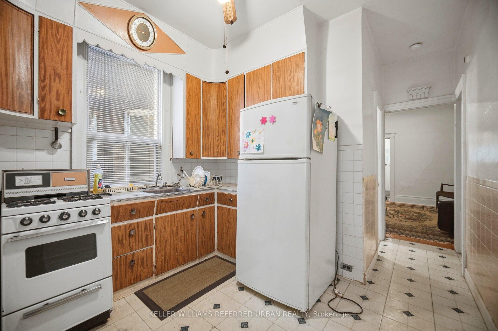 Photo 8 of 126 Close Avenue, Toronto, South Parkdale — HOMEH