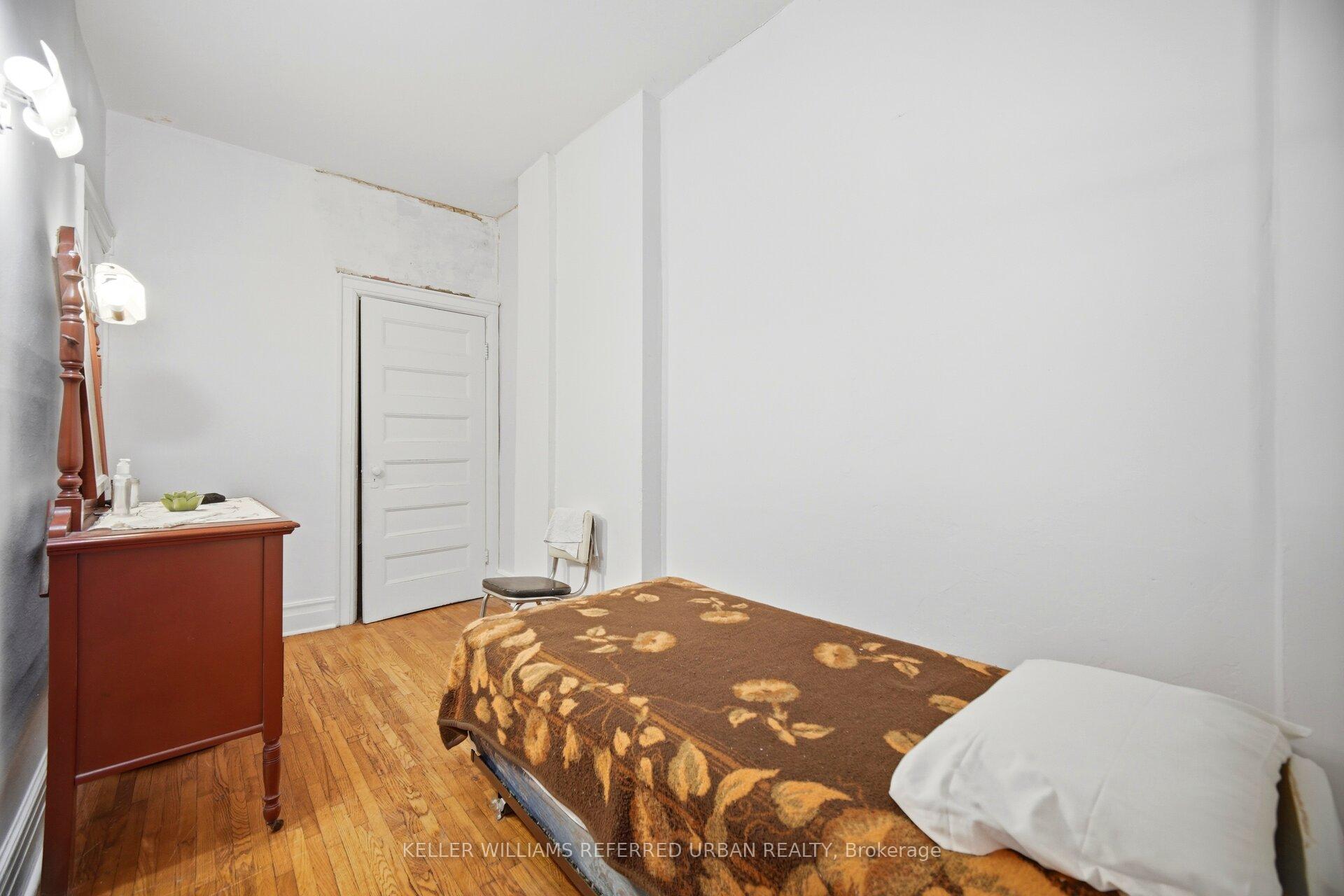 Photo 14 of 126 Close Avenue, Toronto, South Parkdale — HOMEH