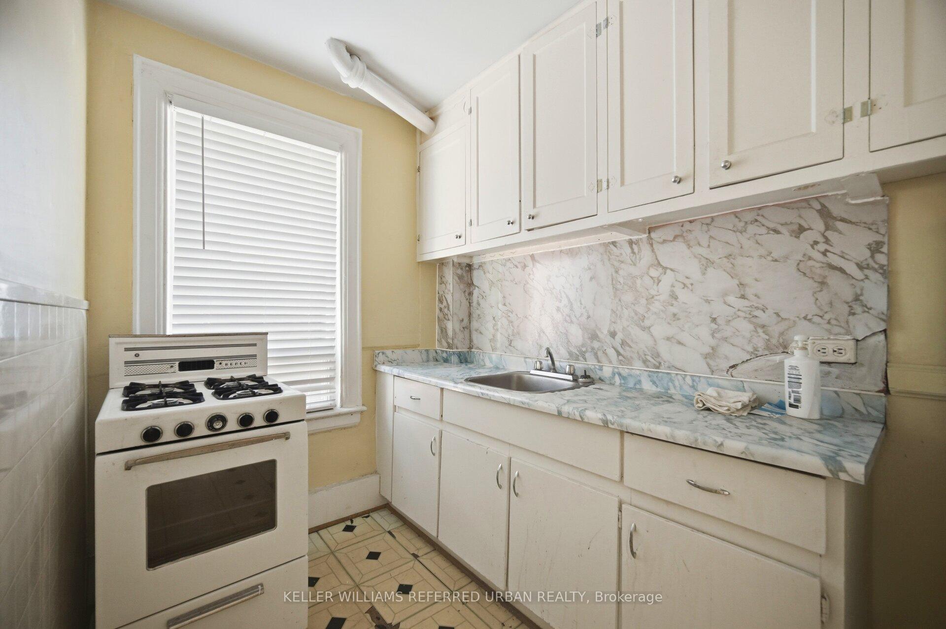 Photo 21 of 126 Close Avenue, Toronto, South Parkdale — HOMEH