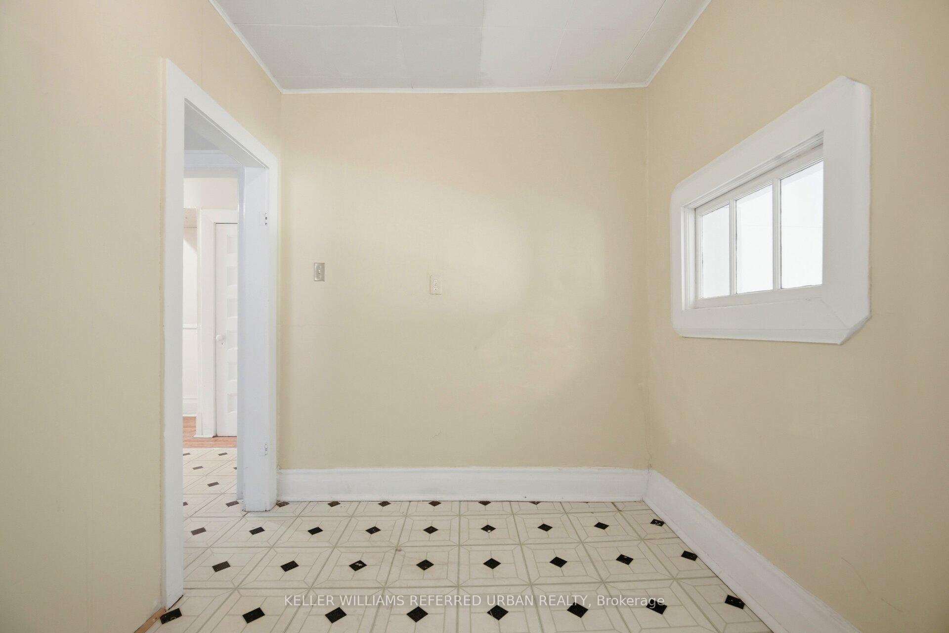 Photo 23 of 126 Close Avenue, Toronto, South Parkdale — HOMEH