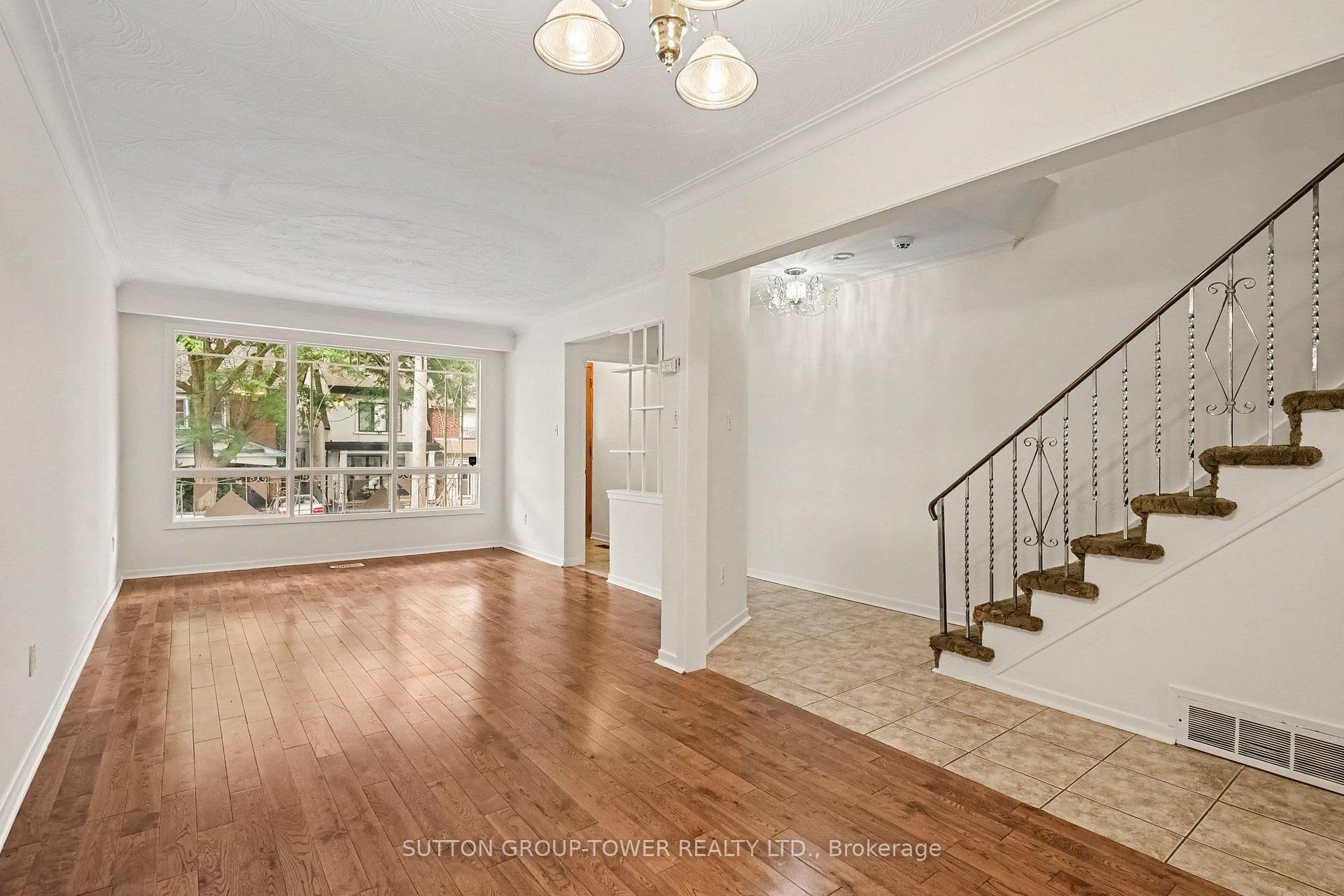 Photo 4 of 164 Robina Avenue W, Toronto, Oakwood Village — HOMEH