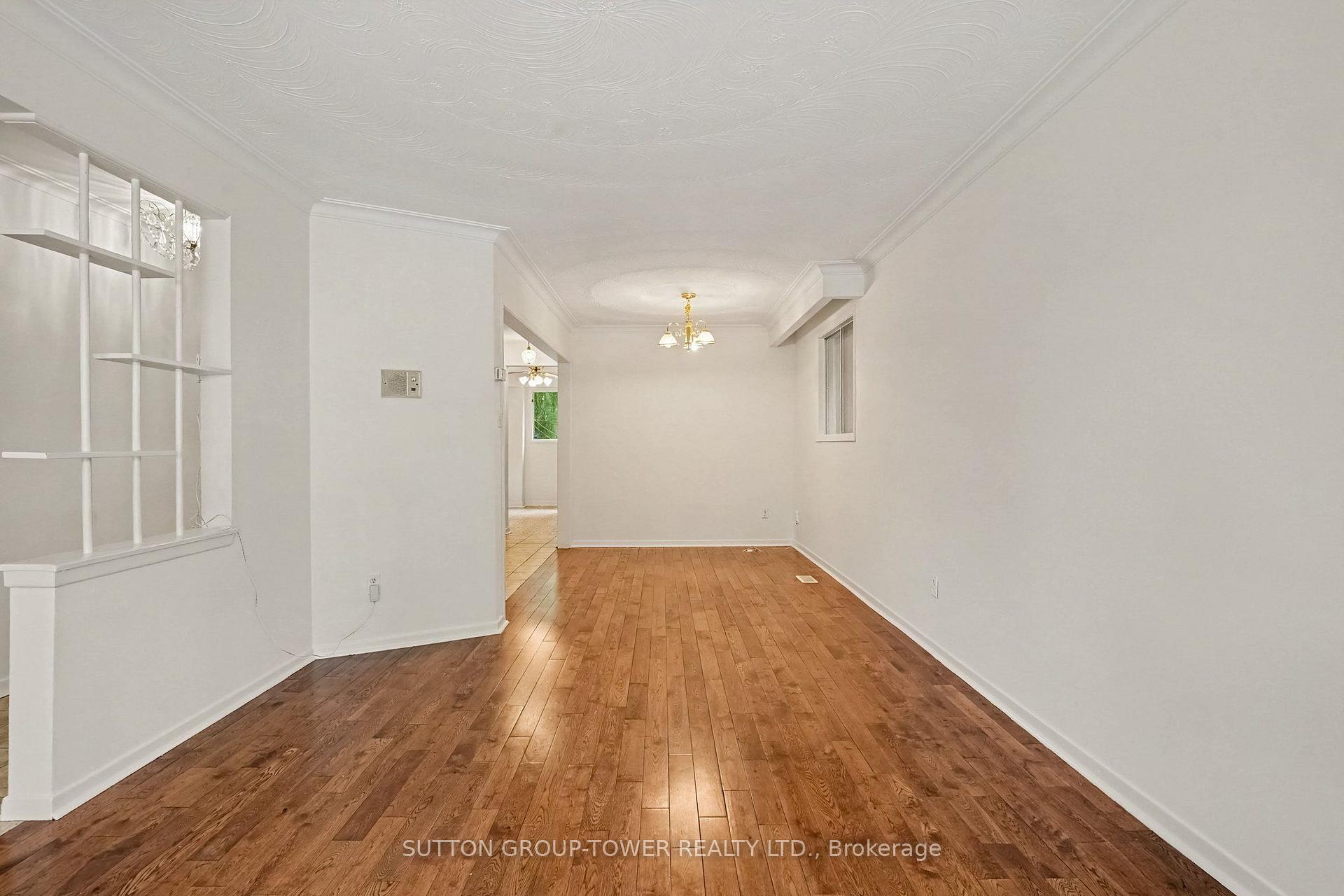 Photo 5 of 164 Robina Avenue W, Toronto, Oakwood Village — HOMEH