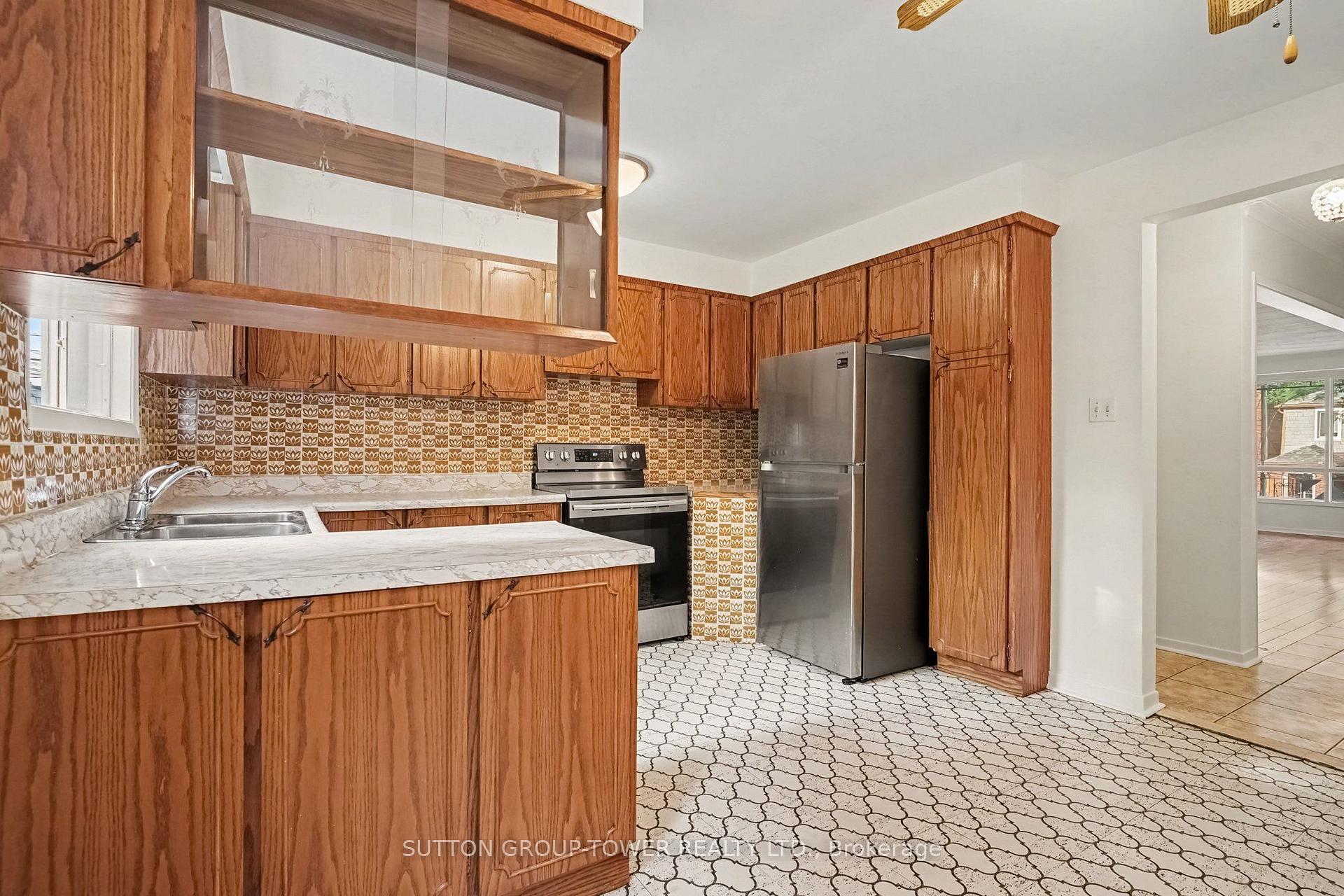Photo 8 of 164 Robina Avenue W, Toronto, Oakwood Village — HOMEH