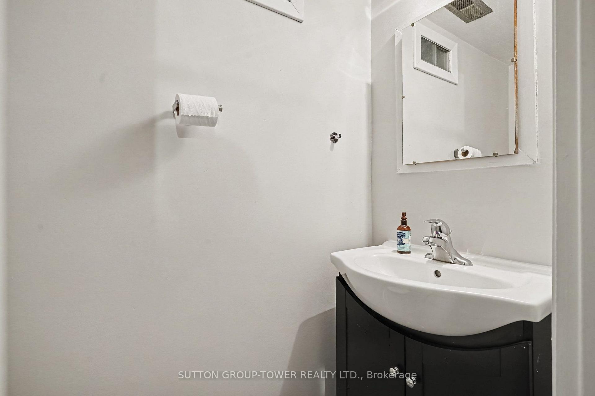 Photo 12 of 164 Robina Avenue W, Toronto, Oakwood Village — HOMEH