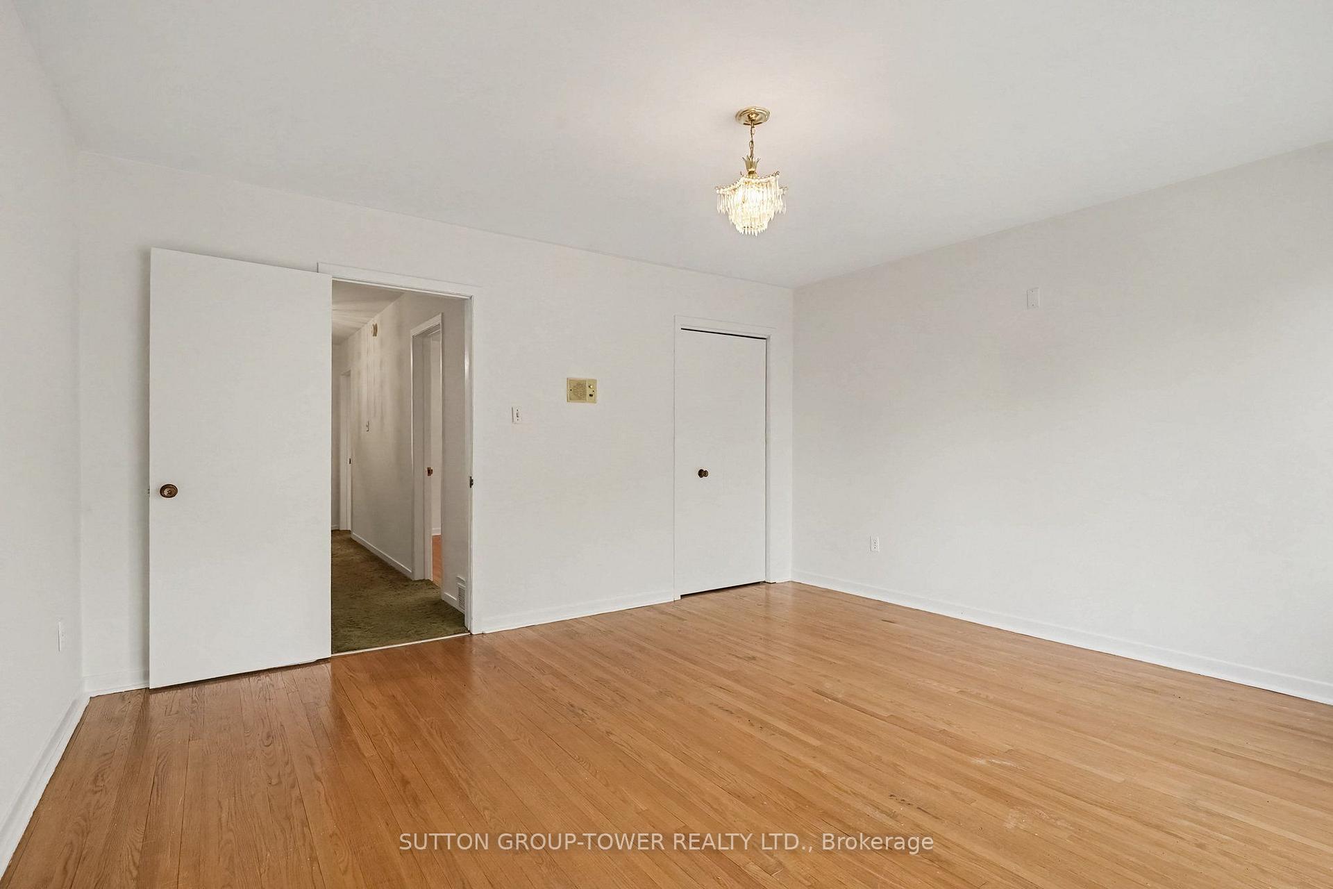 Photo 13 of 164 Robina Avenue W, Toronto, Oakwood Village — HOMEH