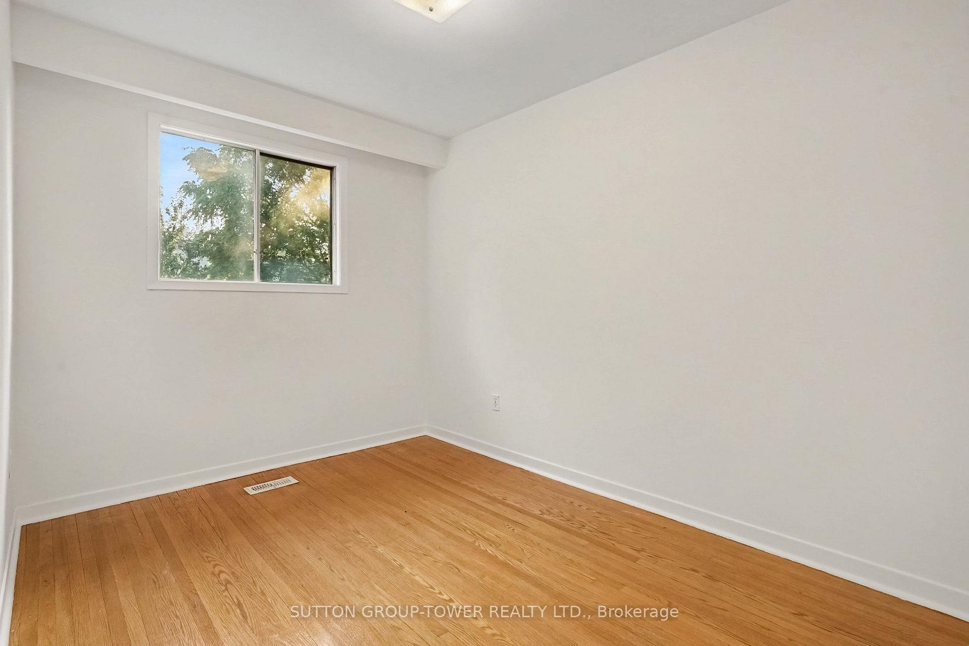 Photo 15 of 164 Robina Avenue W, Toronto, Oakwood Village — HOMEH
