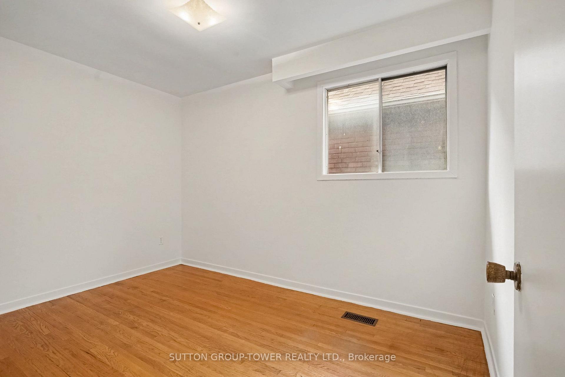 Photo 17 of 164 Robina Avenue W, Toronto, Oakwood Village — HOMEH
