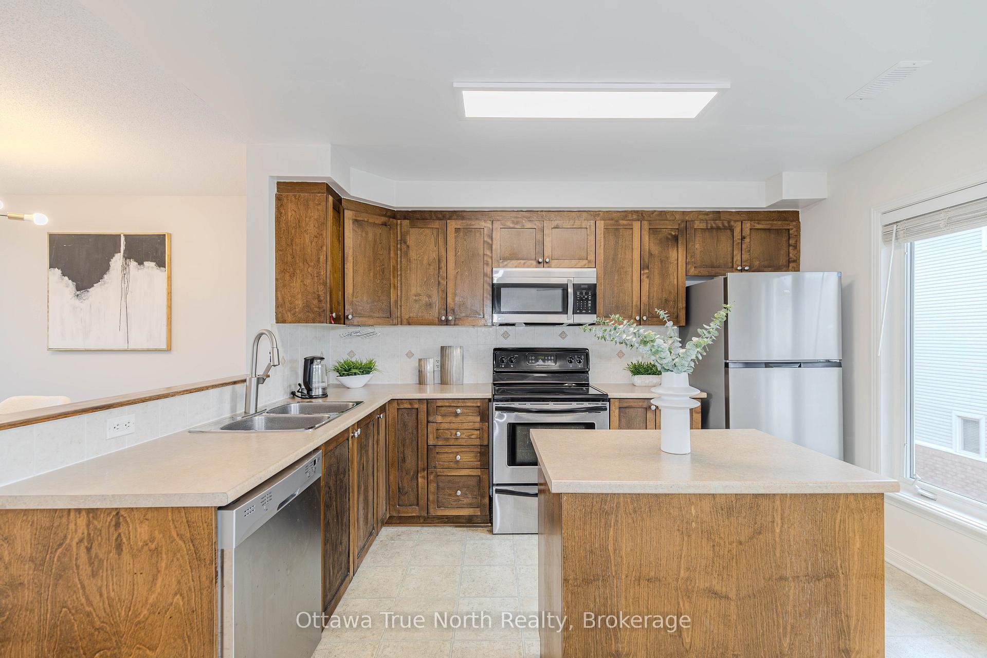 Photo 10 of Unit 9, 276 Keltie Private, Ottawa, Barrhaven - Longfields — HOMEH
