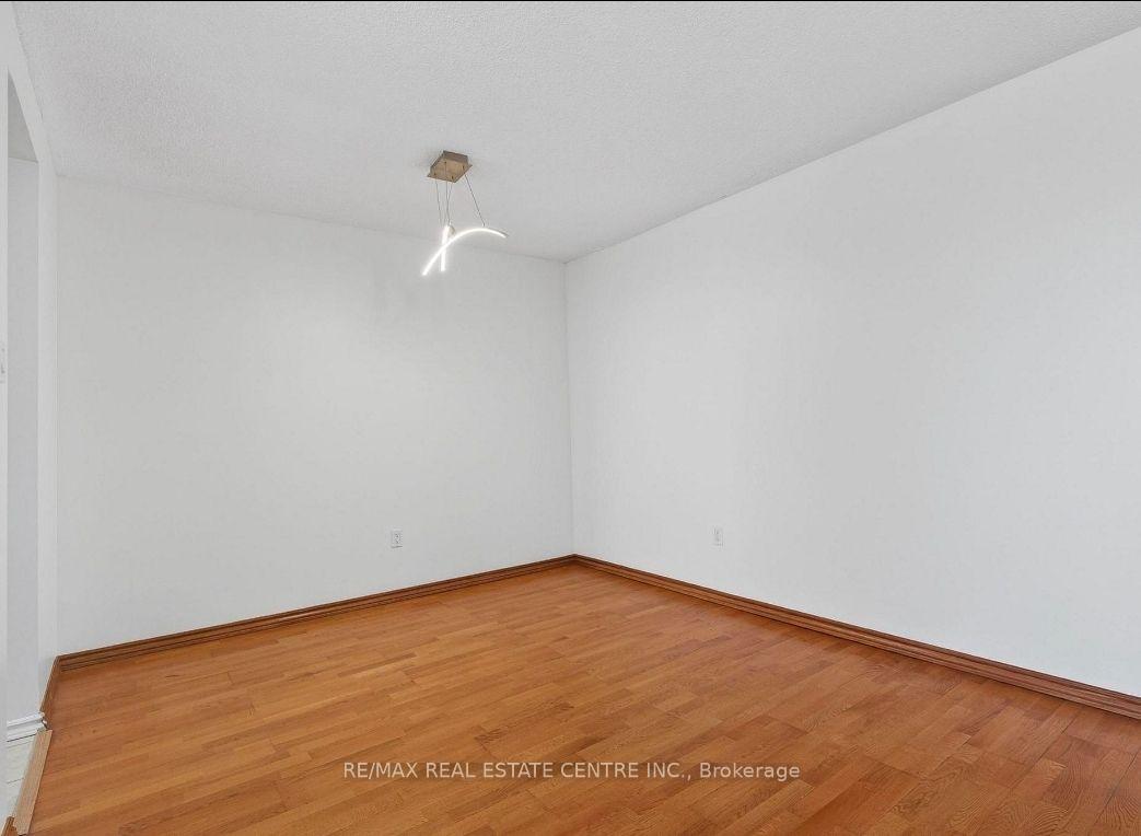 Photo 5 of Unit 1201, 100 County Court Boulevard, Brampton, Fletcher's Creek South — HOMEH