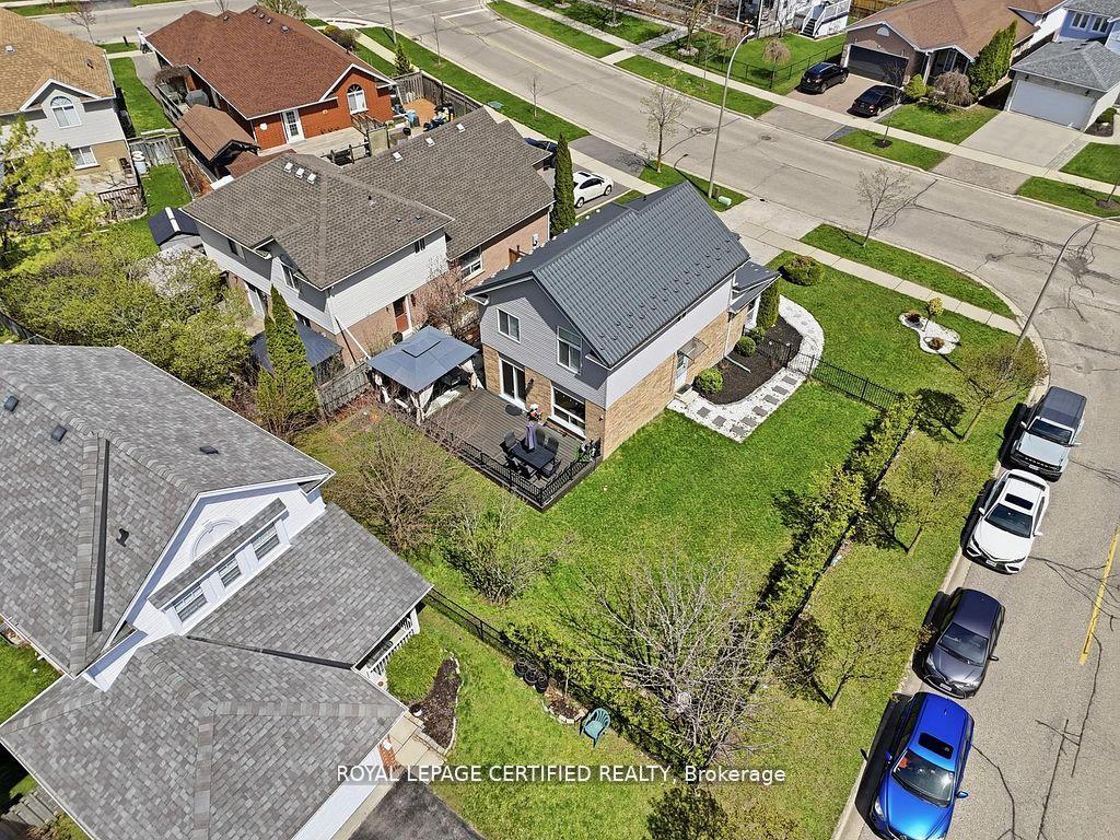 Photo 5 of 209 Briarmeadow Drive, Kitchener, Idlewood — HOMEH