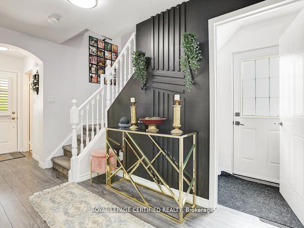 Photo 10 of 209 Briarmeadow Drive, Kitchener, Idlewood — HOMEH