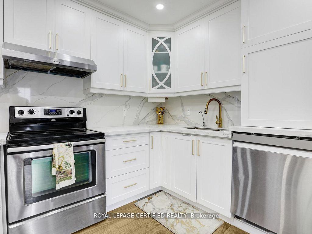 Photo 12 of 209 Briarmeadow Drive, Kitchener, Idlewood — HOMEH