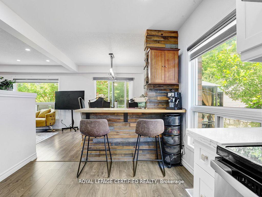 Photo 15 of 209 Briarmeadow Drive, Kitchener, Idlewood — HOMEH