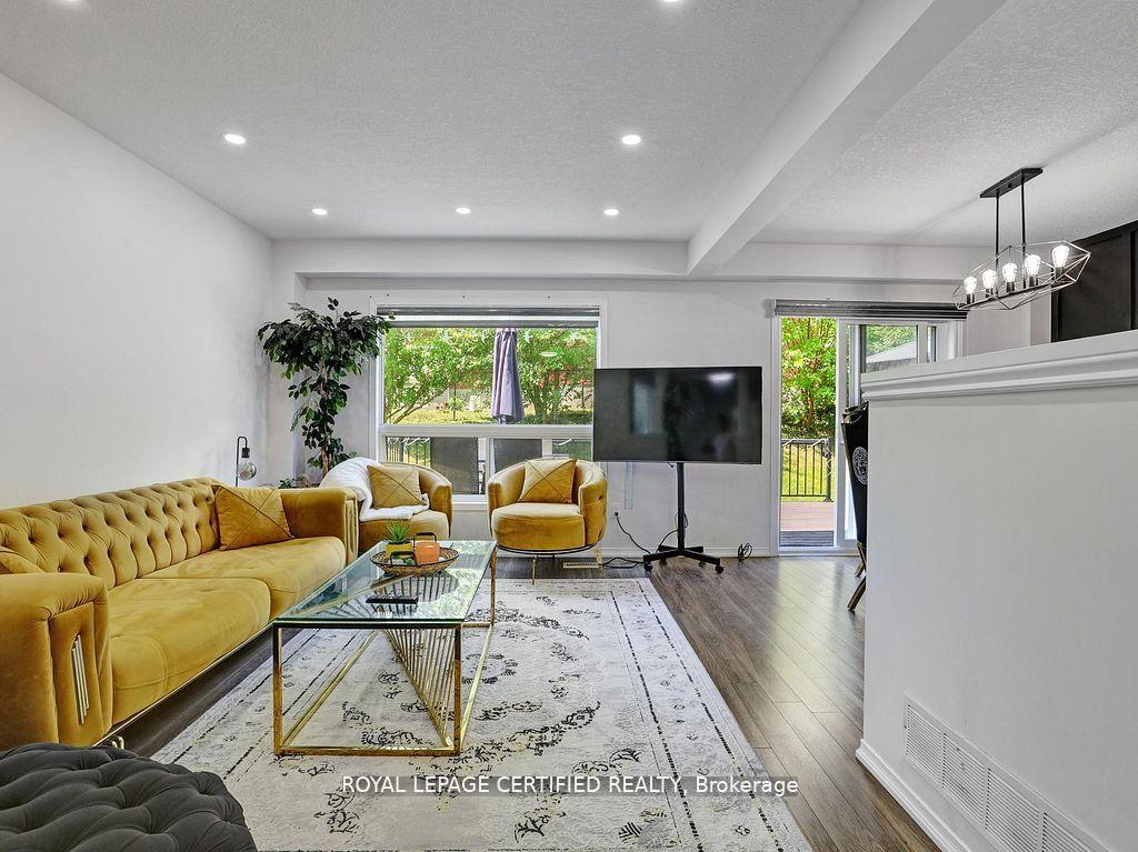 Photo 16 of 209 Briarmeadow Drive, Kitchener, Idlewood — HOMEH