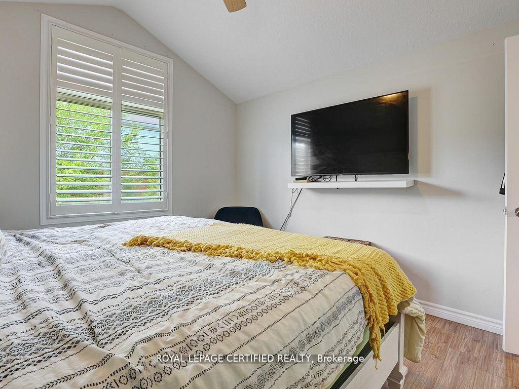Photo 24 of 209 Briarmeadow Drive, Kitchener, Idlewood — HOMEH