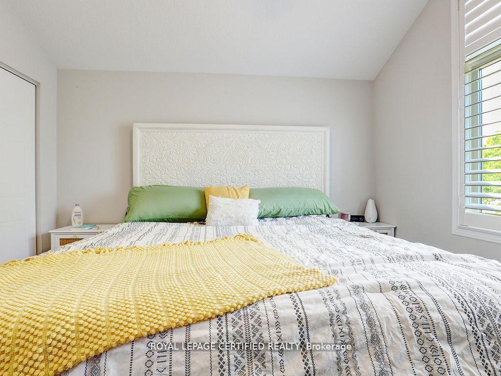 Photo 25 of 209 Briarmeadow Drive, Kitchener, Idlewood — HOMEH