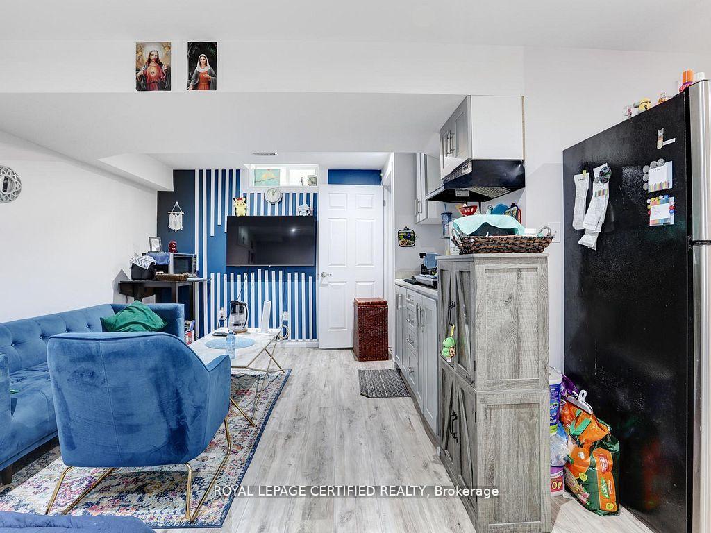 Photo 30 of 209 Briarmeadow Drive, Kitchener, Idlewood — HOMEH