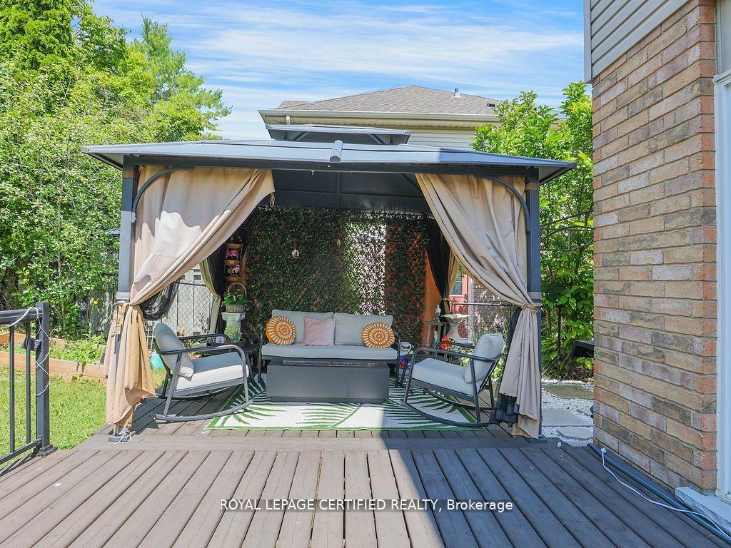 Photo 35 of 209 Briarmeadow Drive, Kitchener, Idlewood — HOMEH