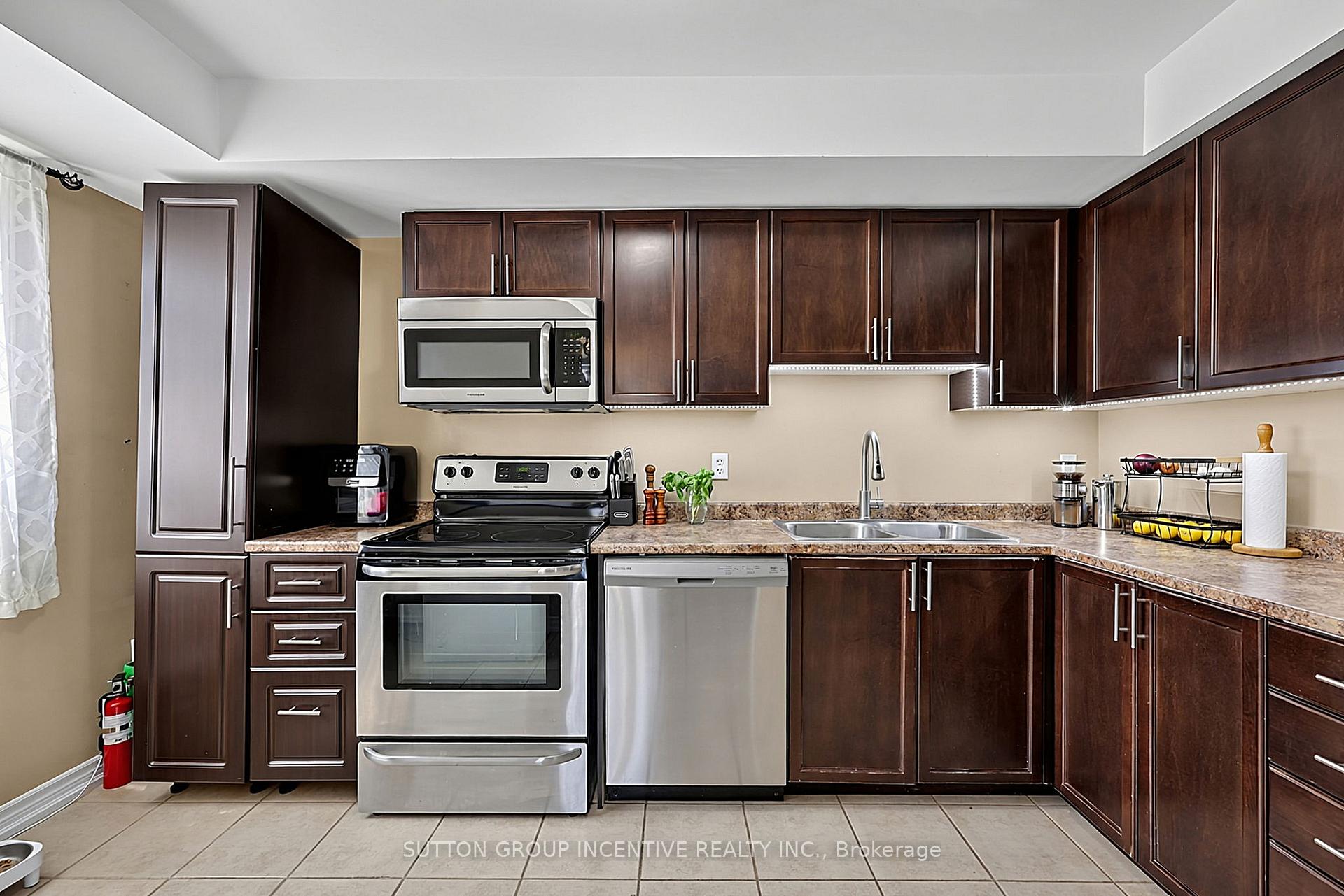 Photo 12 of Unit 7, 139 Sydenham Wells, Barrie, Georgian Drive — HOMEH