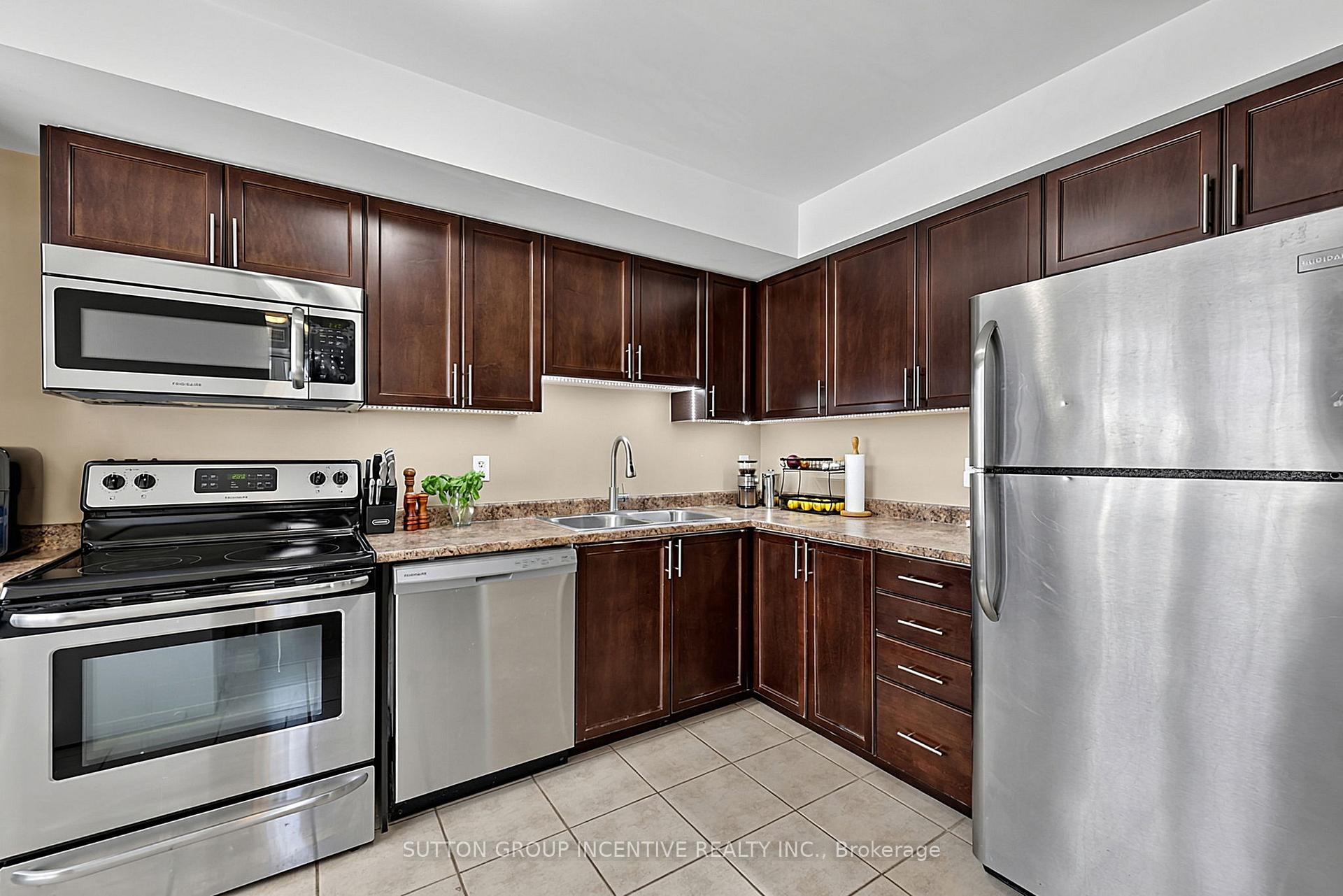 Photo 13 of Unit 7, 139 Sydenham Wells, Barrie, Georgian Drive — HOMEH